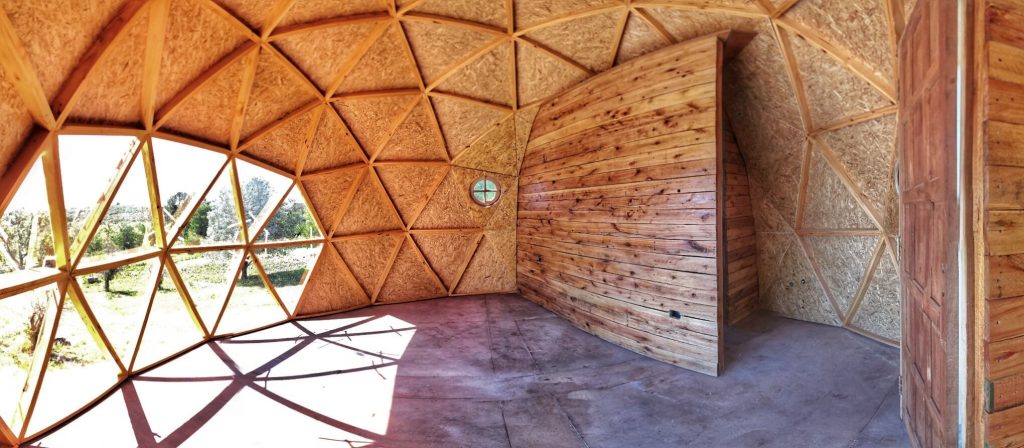domo geodésico interior madera